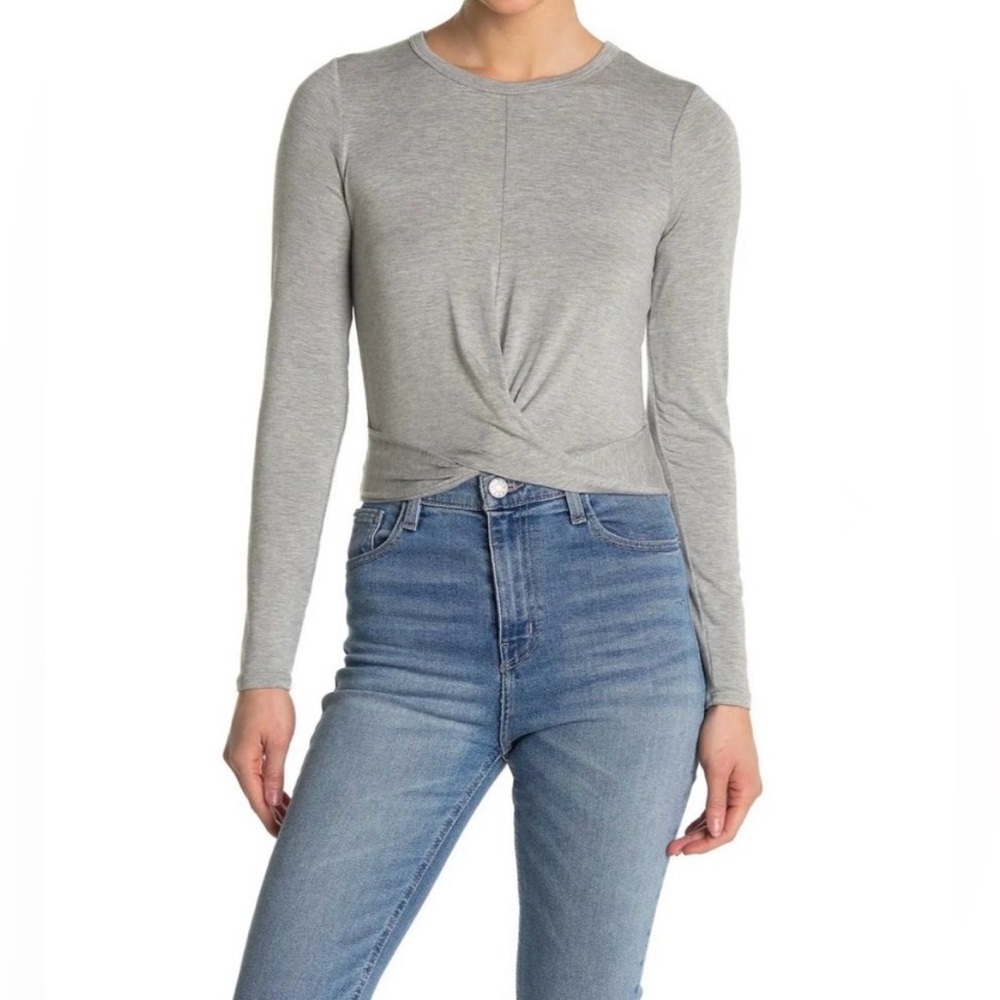 NWT Socialite Crewneck Twist Front Crop Shirt